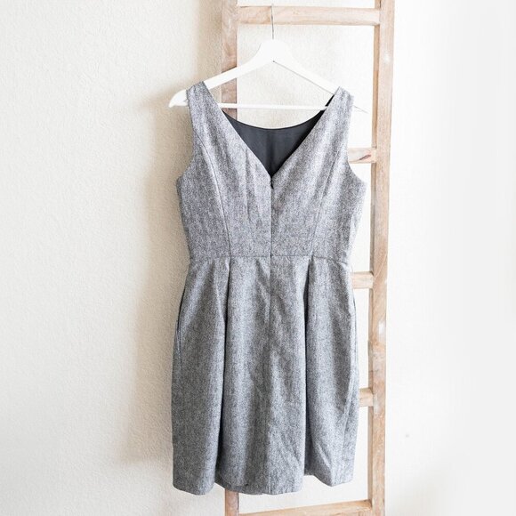 WHITE HOUSE BLACK MARKET SILVER FIT FLARE DRESS SZ 6 - Picture 2 of 8